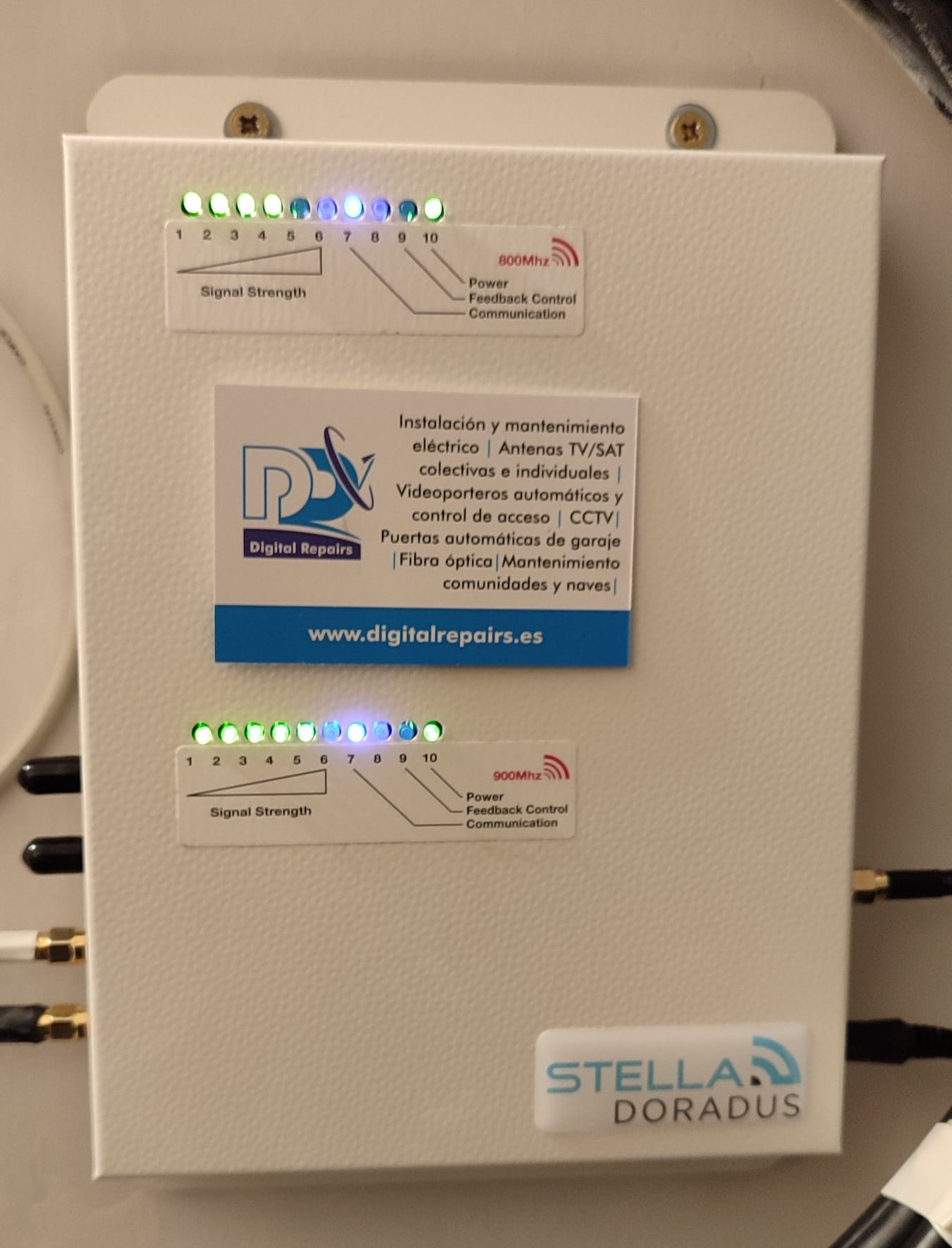 Repetidor cobertura móvil 4G Stella Doradus 800/900 MHz instalado por Digital Repairs Guadalajara