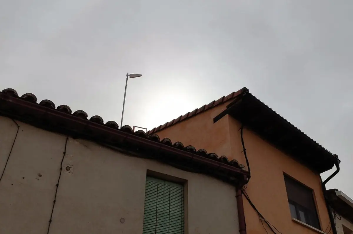 Antena 4G direccional instalada en tejado en Guadalajara — Digital Repairs Soluciones
