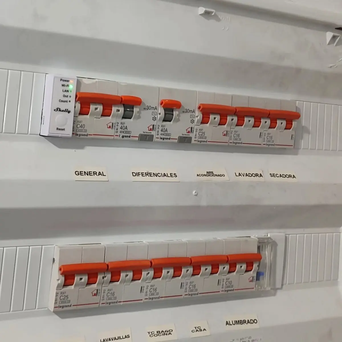 Cuadro eléctrico completo instalado en vivienda en Guadalajara — electricista Digital Repairs