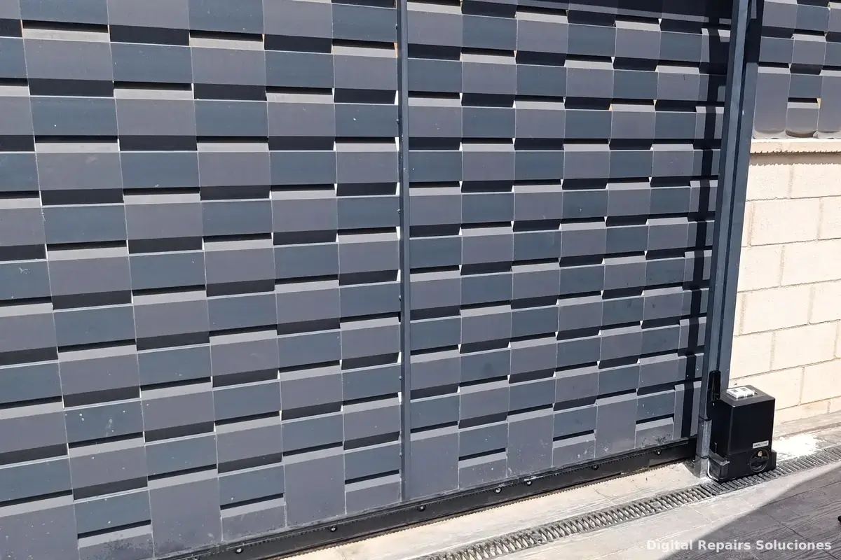 Motor para puerta corredera instalado en Cabanillas del Campo — Digital Repairs Soluciones