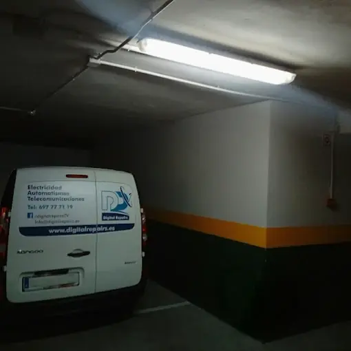 Reparaciones eléctricas en garajes de comunidades de vecinos en Guadalajara — Digital Repairs