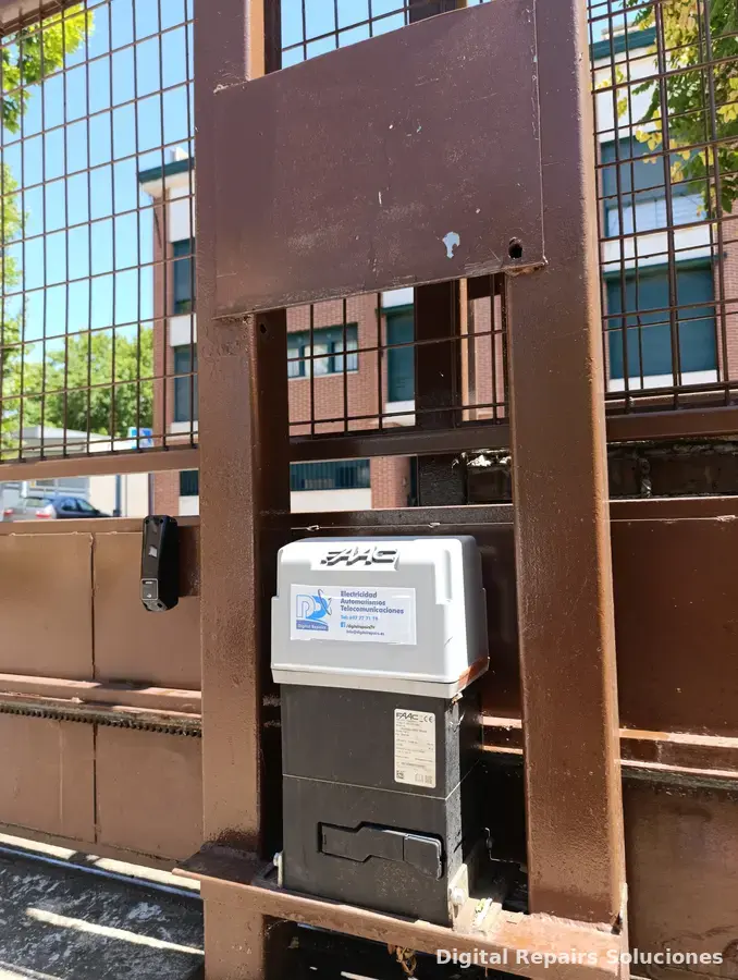 Revisión de motor para puerta corredera automática en Guadalajara — Digital Repairs Soluciones
